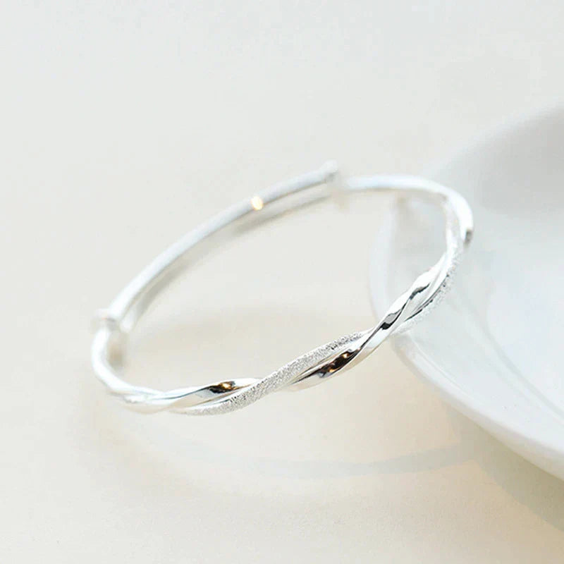 Orthorun | Elegant Woven Silver Bracelet