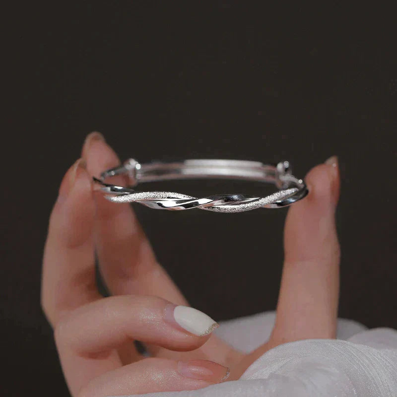 Orthorun | Elegant Woven Silver Bracelet