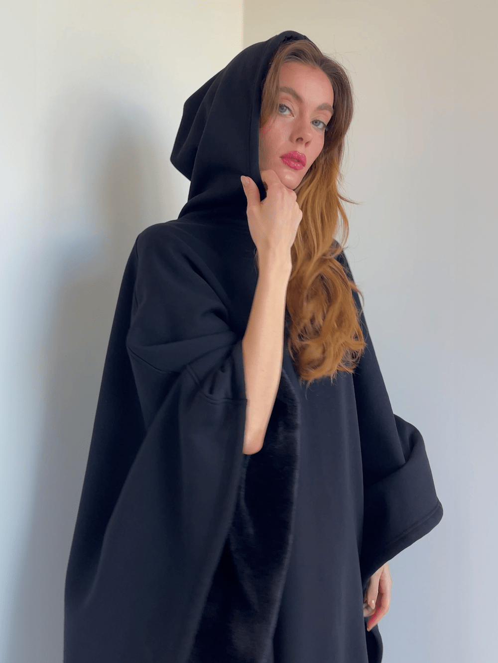 Orthorun | Weighted Cloak Hoodie – Sensory-Friendly Cotton Hoodie with Faux Fur Lining, Cozy Oversized Comfort