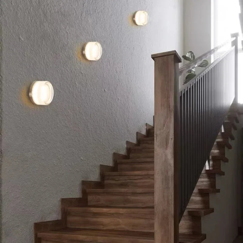 Orthorun | Modern Round Wall Lamp for Atmospheric Elegance