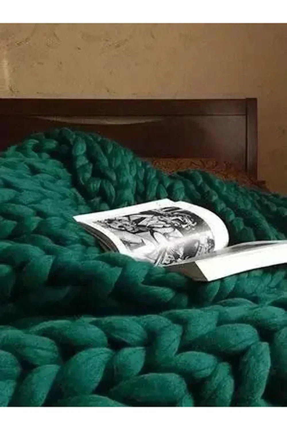 Orthorun | Cozy Knit Chunky Blanket – Thick Handmade Throw for Couch & Bed