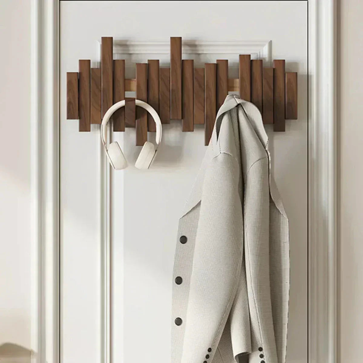 Orthorun | Piano Wood Wall Cladding – Elegant Entryway Organizer with Hooks