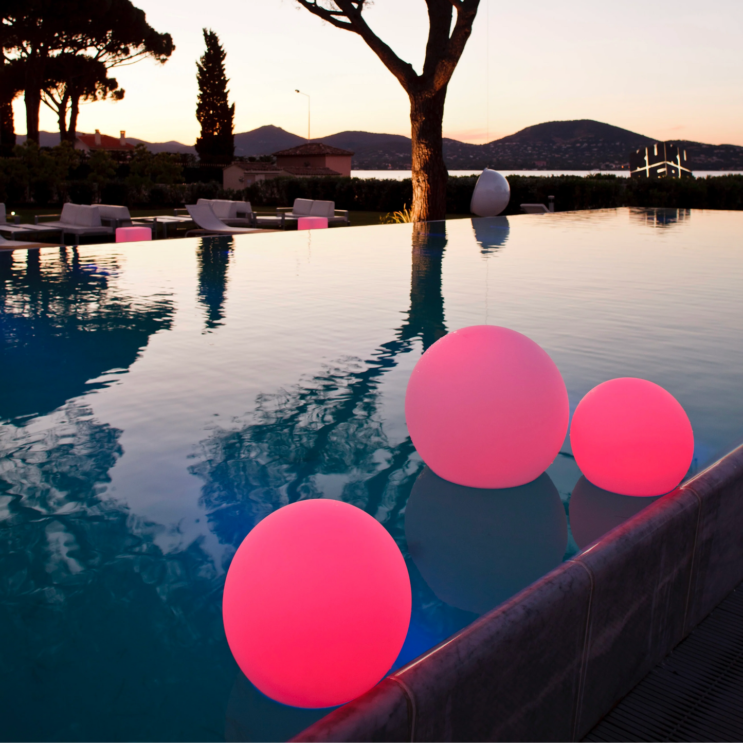 Orthorun | Wireless Mood Lamp for Indoor & Outdoor - LumaSphere